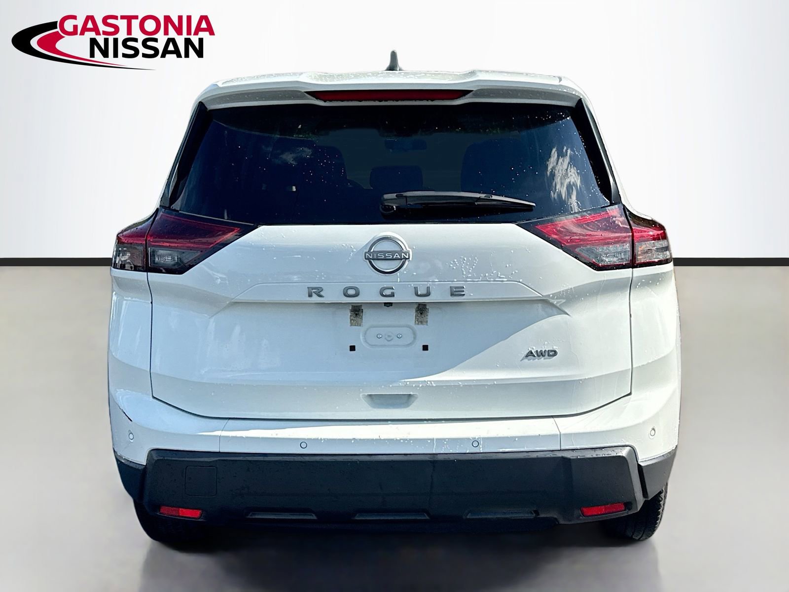 Used 2024 Nissan Rogue S AWD/4WD image 7