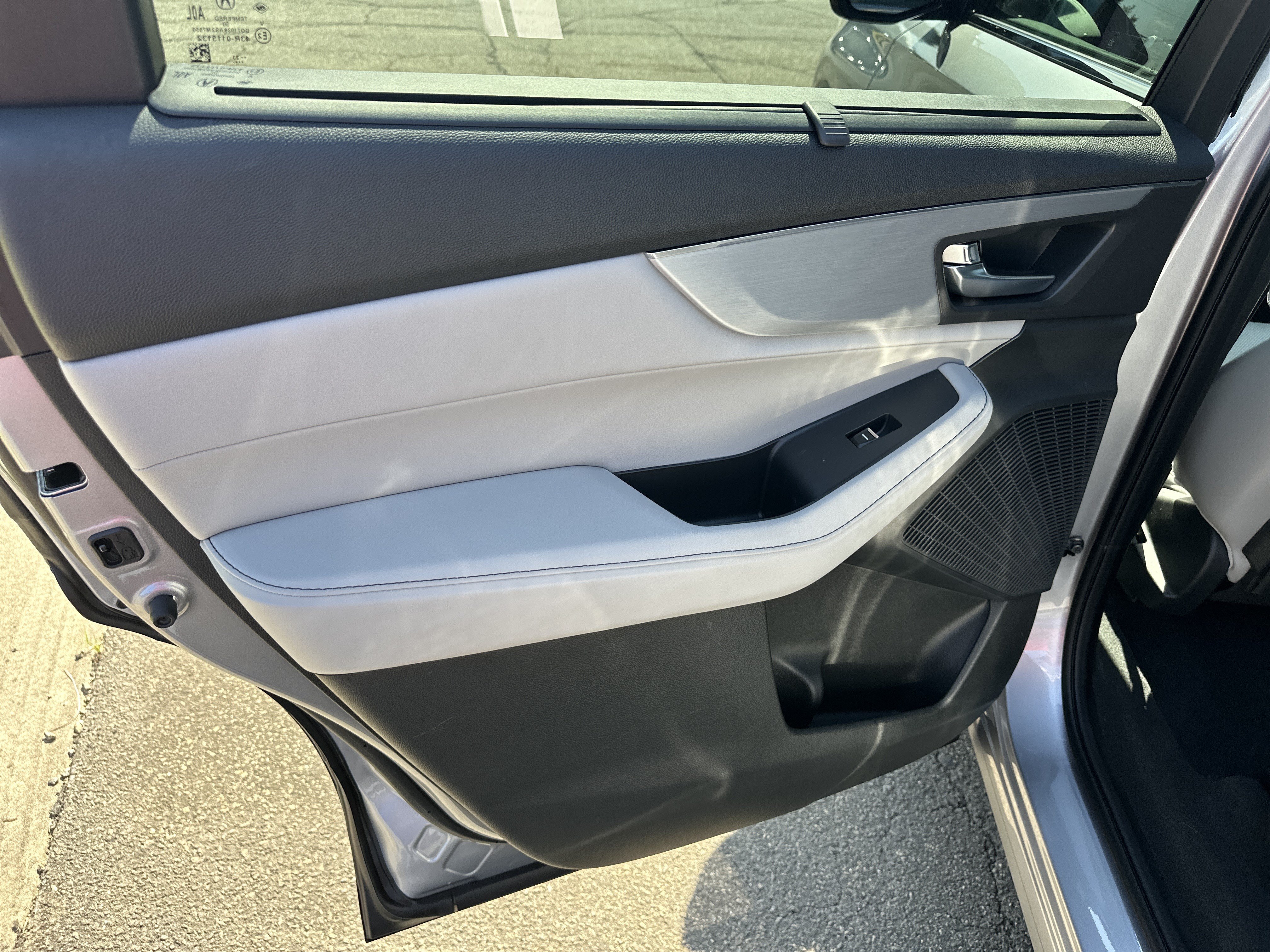 Certified 2024 Acura MDX w/ Technology Package FWD image 25