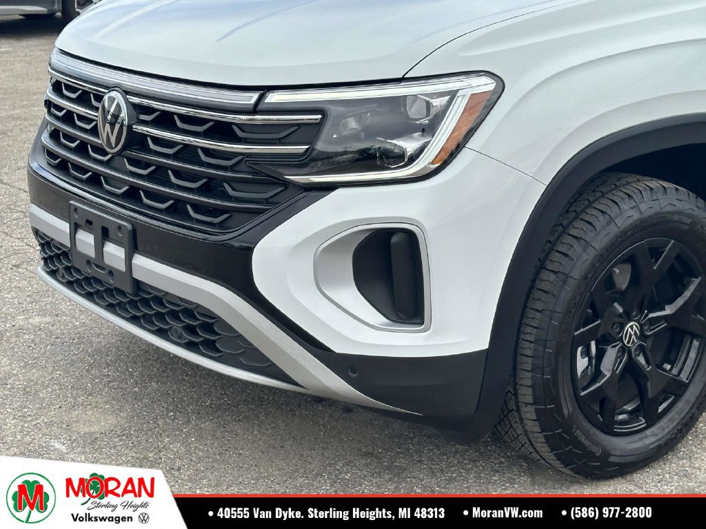 Certified 2025 Volkswagen Atlas Peak Edition SE AWD/4WD image 7