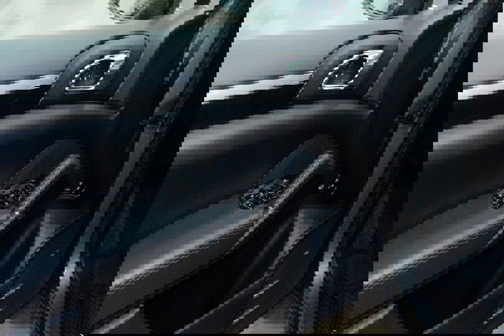 Used 2016 Porsche Cayenne image 18