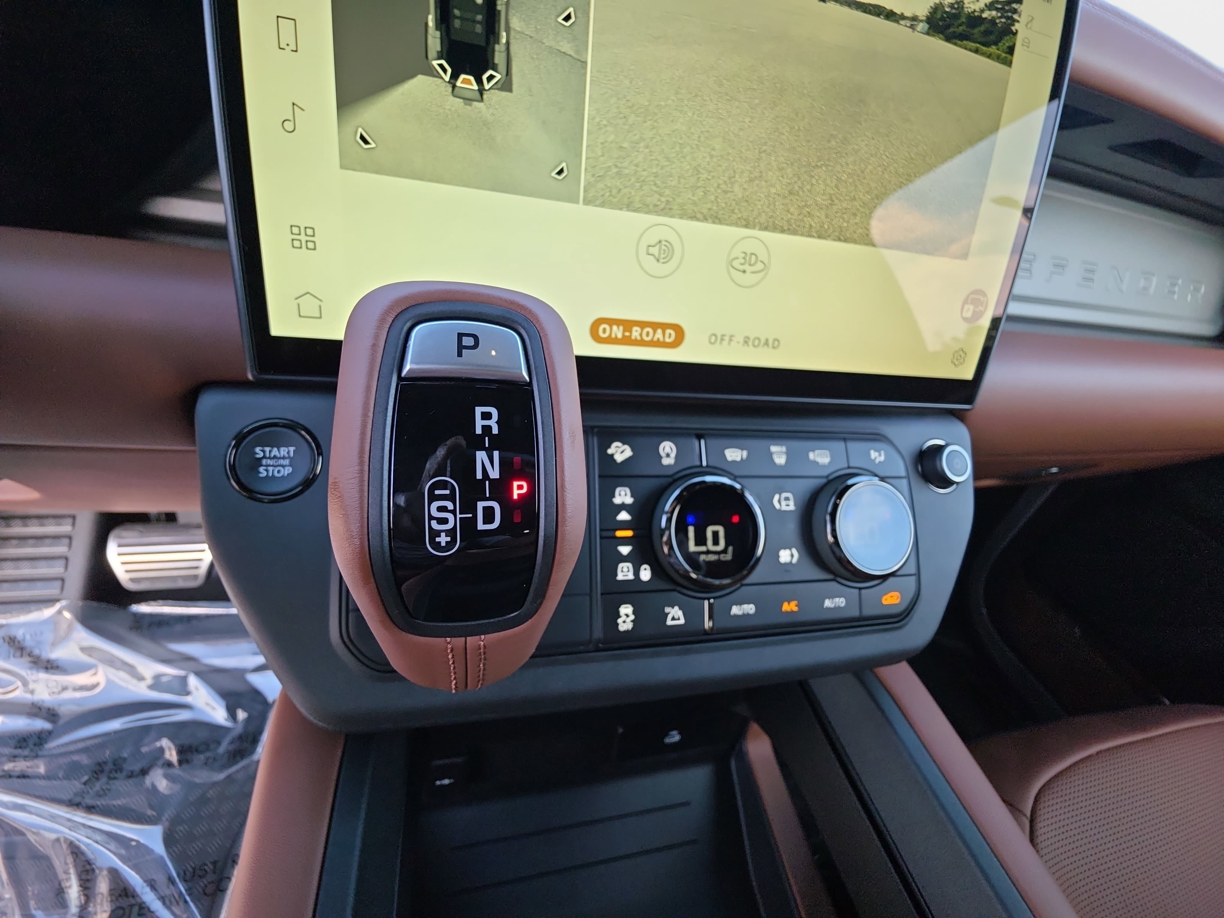 New 2026 Land Rover Defender 110 OCTA AWD/4WD image 24