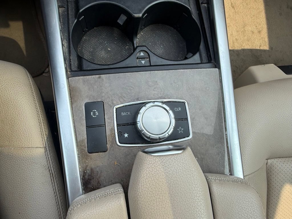 Used 2014 Mercedes-Benz E 350 4MATIC Sedan image 26