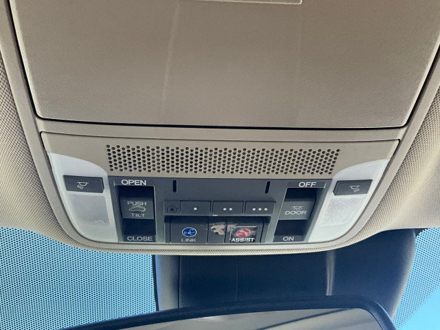 Used 2018 Acura RDX AWD w/ Advance Package image 17
