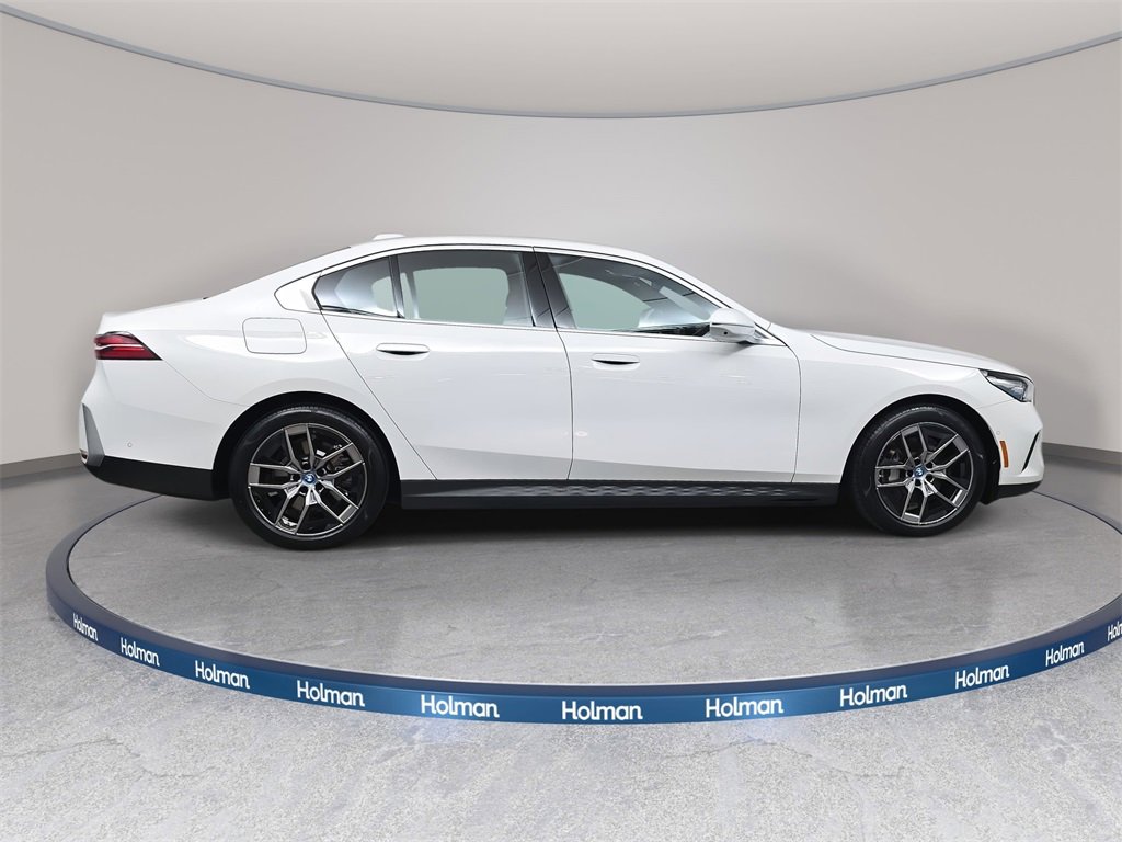 Used 2025 BMW i5 xDrive40 w/ Premium Package image 5