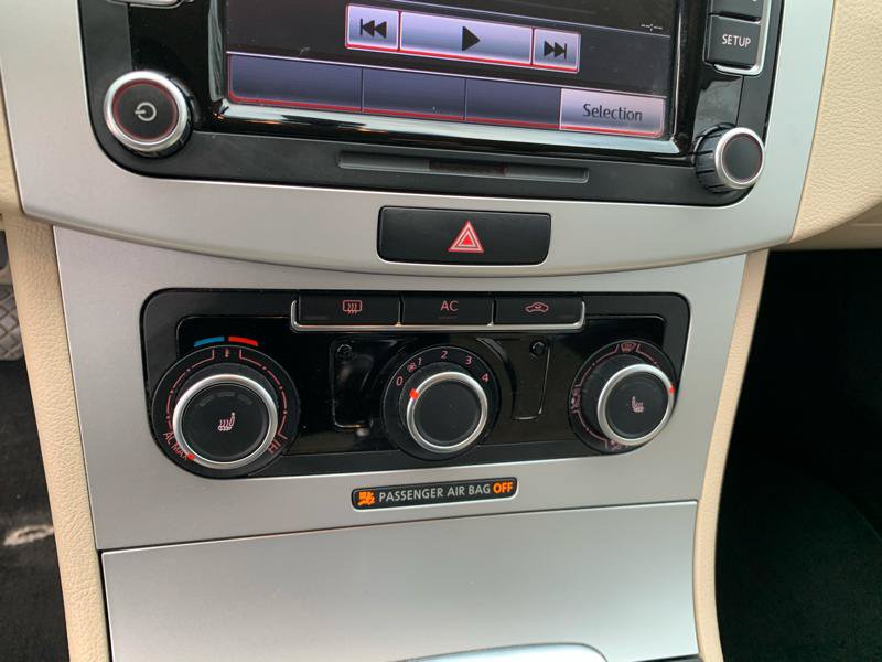 Used 2012 Volkswagen CC Sport FWD image 20