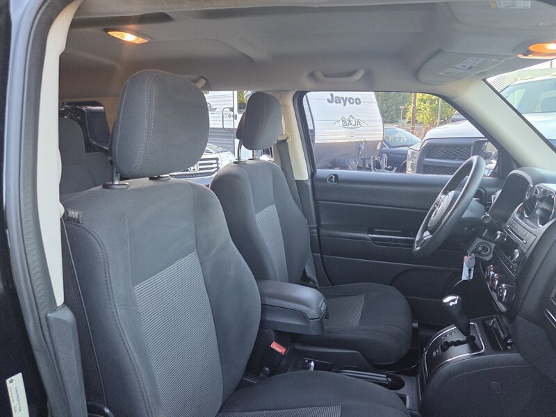 Used 2015 Jeep Patriot Sport w/ Power Value Group AWD/4WD image 17