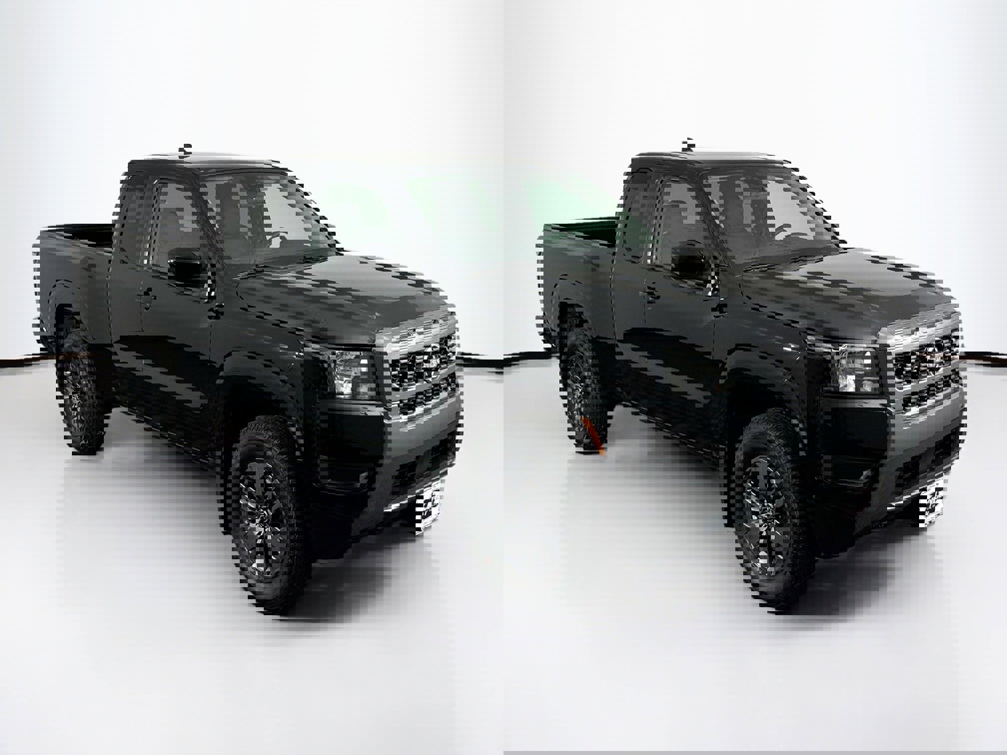 Used 2025 Nissan Frontier SV image 2