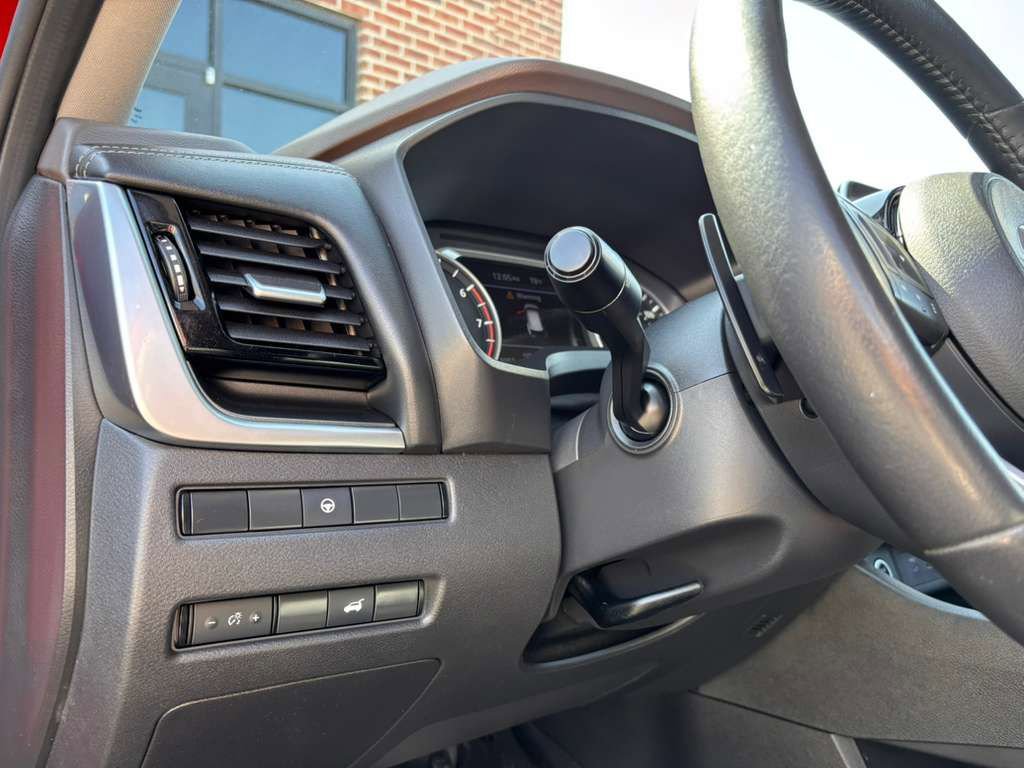 Used 2021 Nissan Rogue SV w/ Premium Package image 23