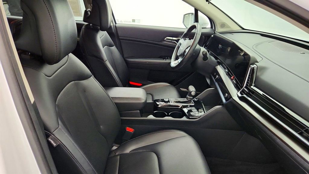 Used 2024 Kia Sportage EX FWD image 21