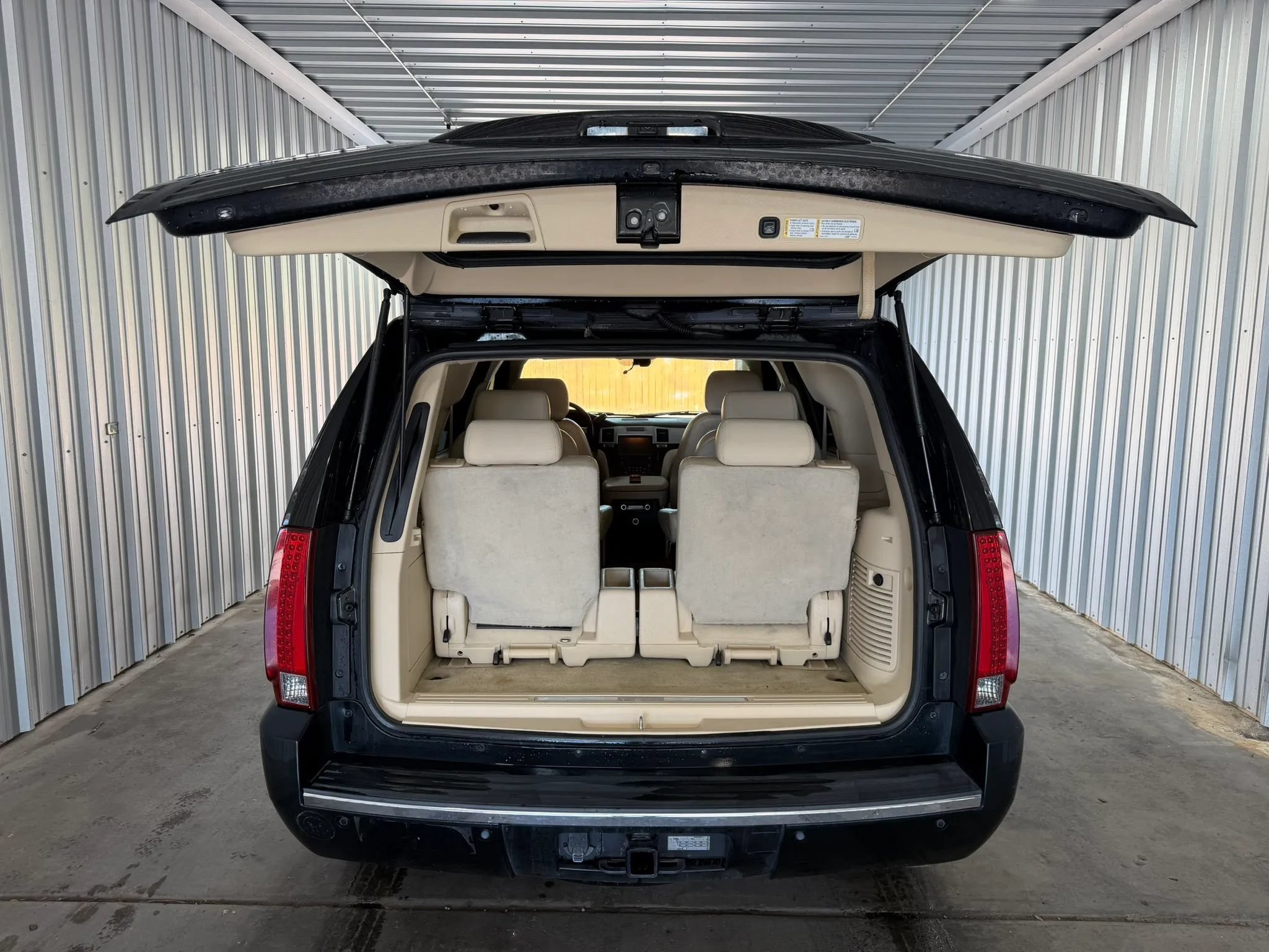 Used 2007 Cadillac Escalade AWD w/ Information Package image 18