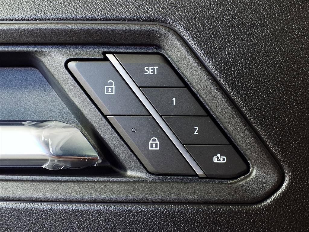 New 2026 GMC Canyon Denali image 10