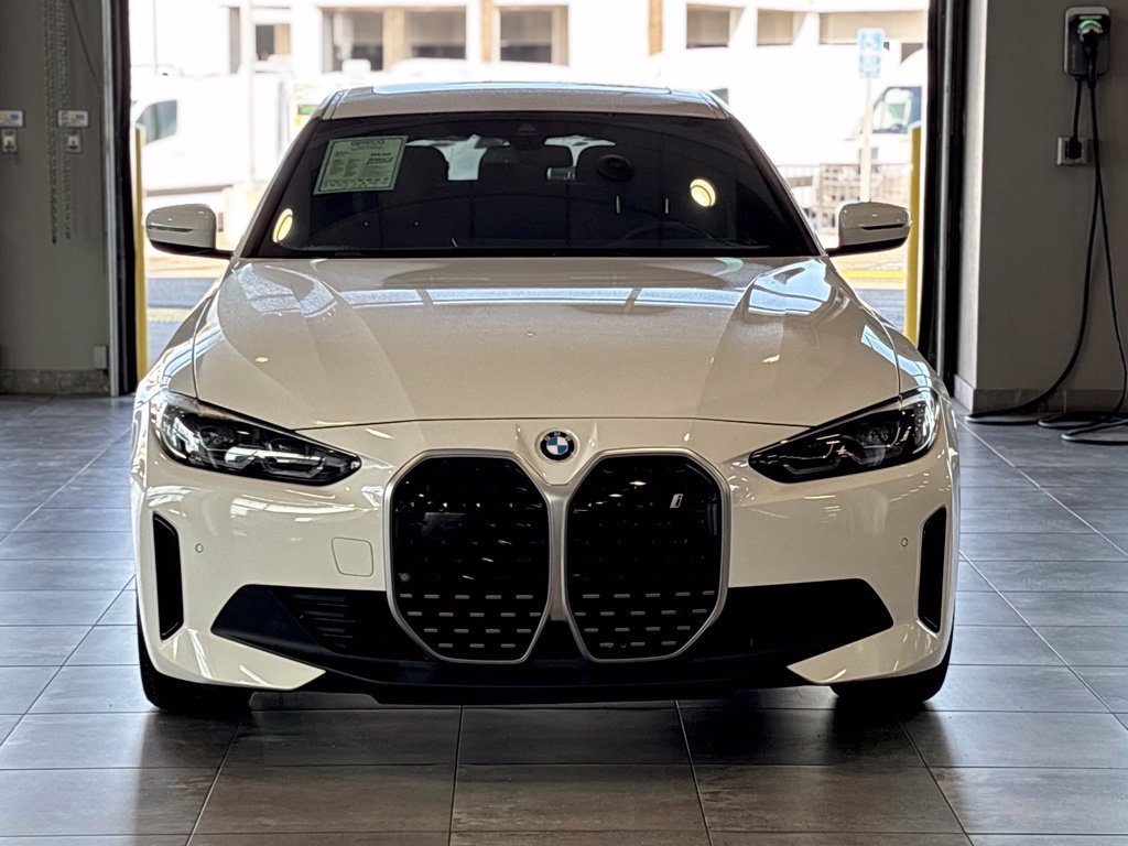 Used 2023 BMW i4 eDrive40 w/ Premium Package RWD image 11