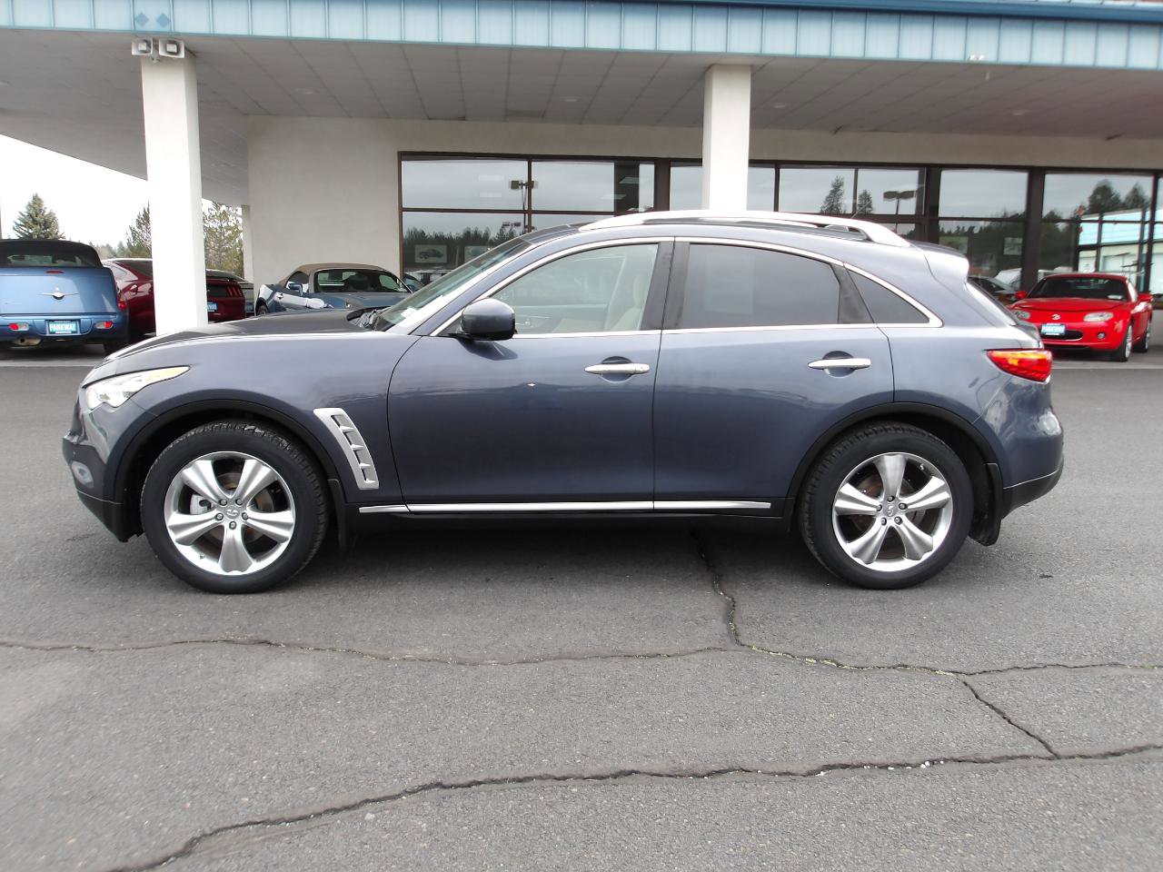 Used 2009 INFINITI FX35 AWD w/ Technology Pkg image 2