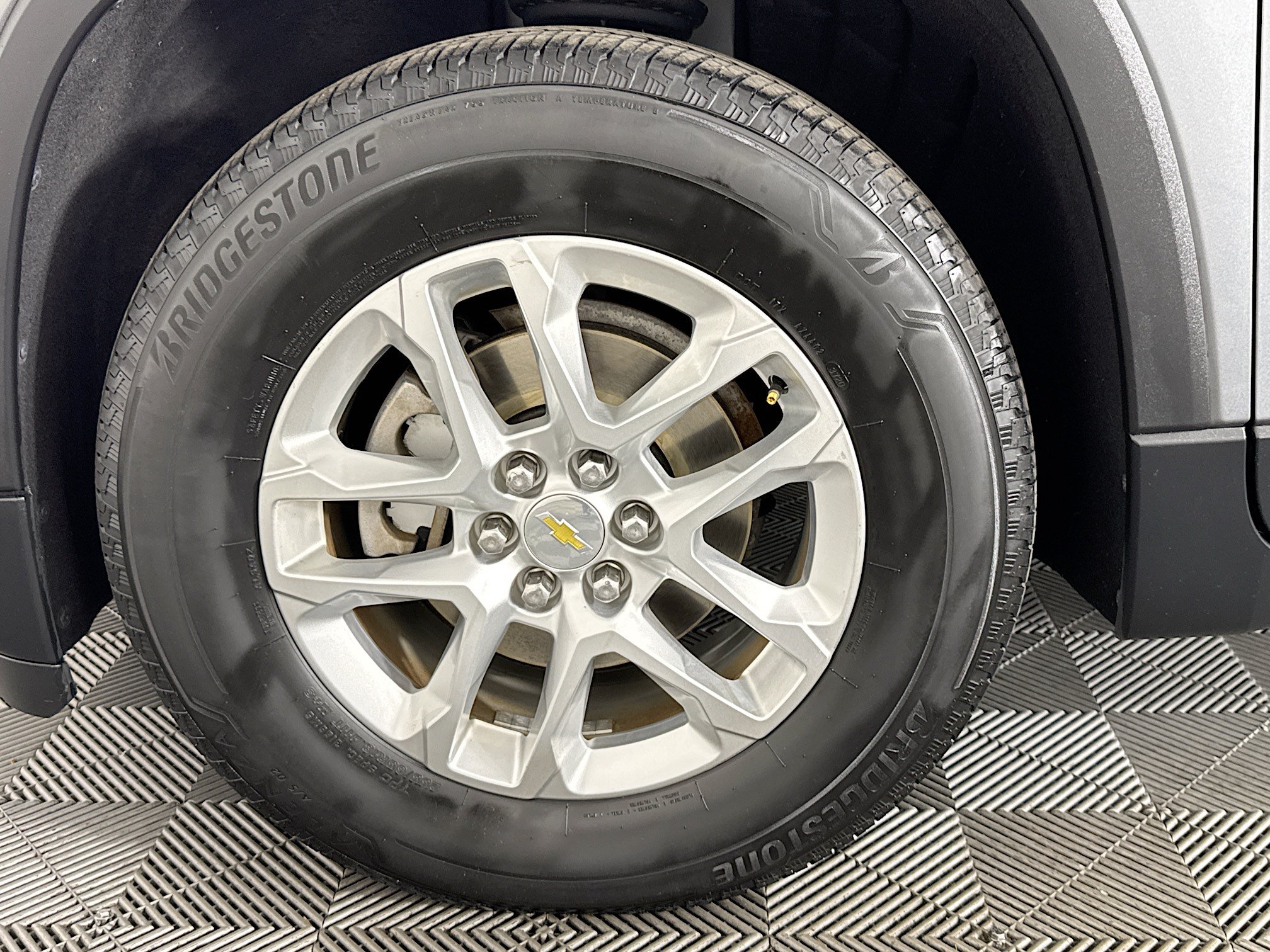 Used 2019 Chevrolet Traverse LT FWD image 37