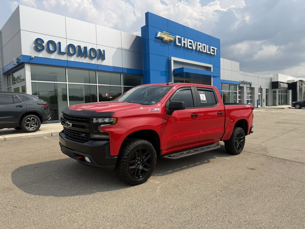 Certified 2021 Chevrolet Silverado 1500 LT Trail Boss w/ LPO, Dark Essentials Package AWD/4WD image 2