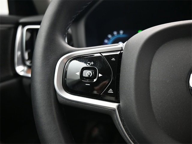 Used 2023 Volvo S60 B5 Plus image 25