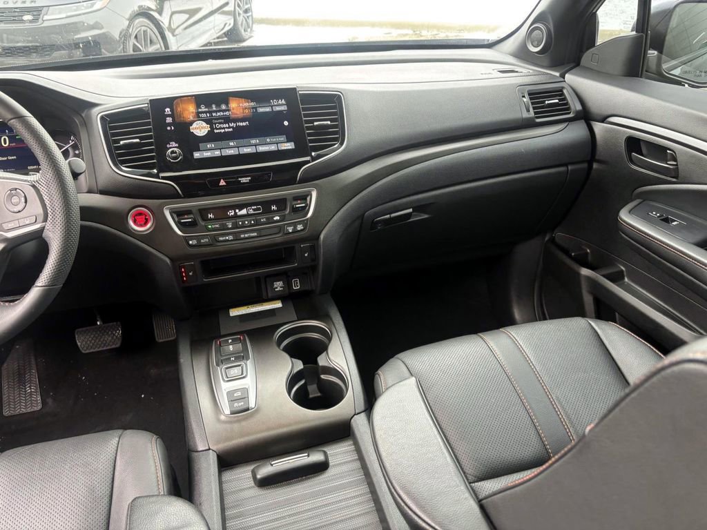 Used 2023 Honda Passport TrailSport image 32
