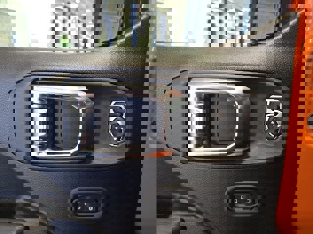 New 2025 Jeep Gladiator Mojave w/ Convenience Group image 14