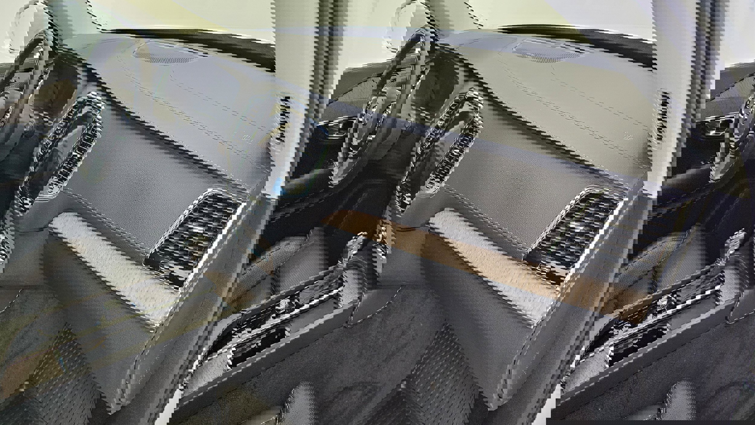 Certified 2022 Volvo XC90 T6 Inscription w/ Climate Package image 11