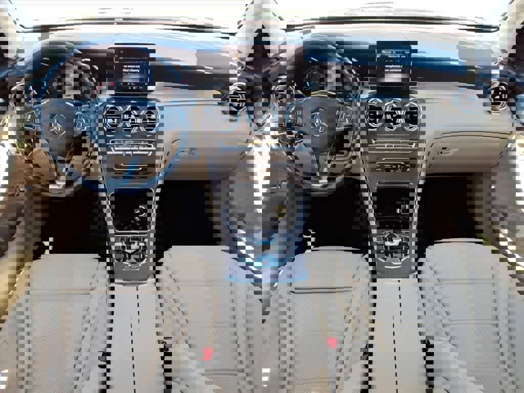 Used 2019 Mercedes-Benz GLC 350e 4MATIC image 10