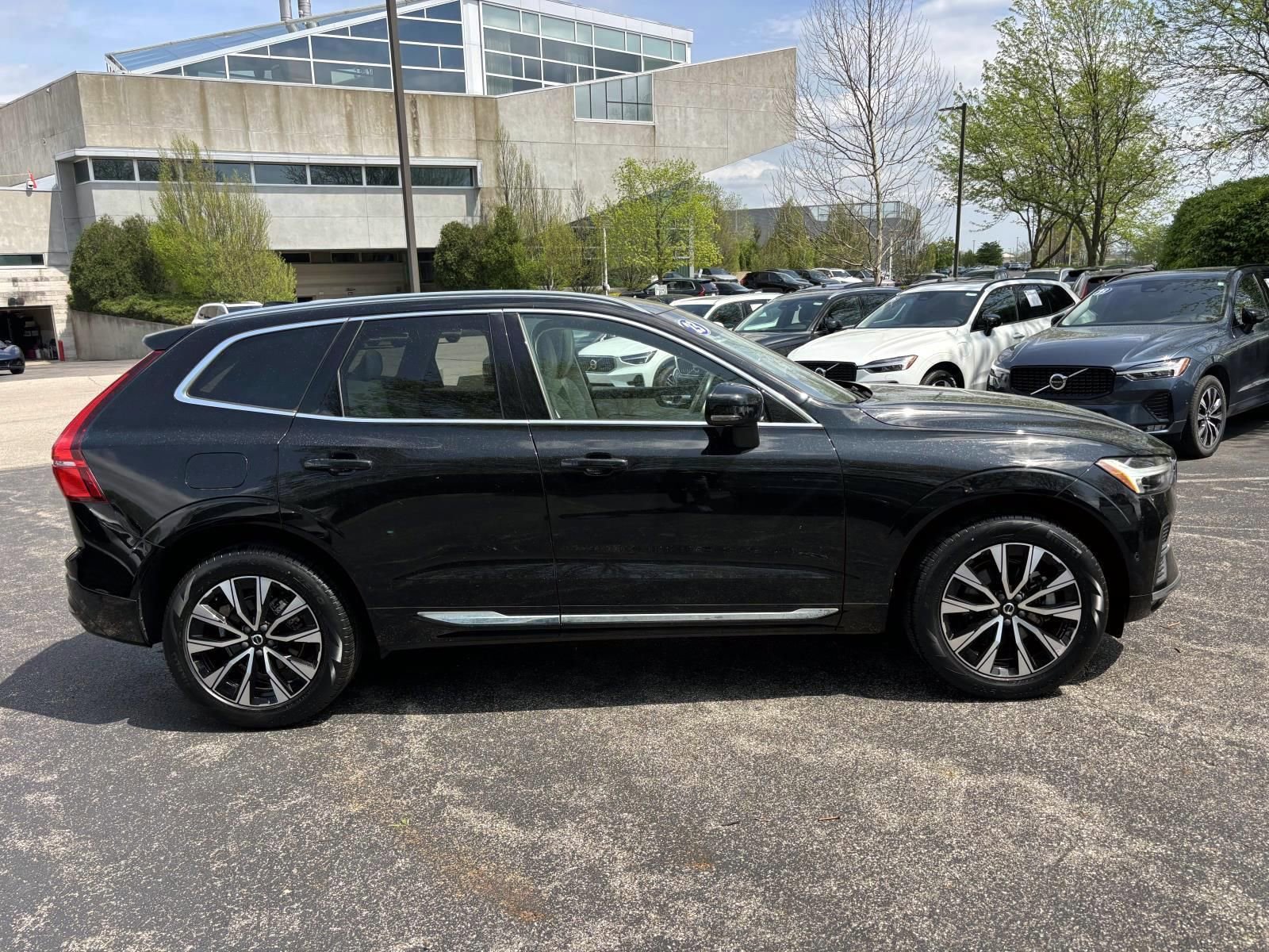 Used 2023 Volvo XC60 B5 Plus w/ Protection Package image 4