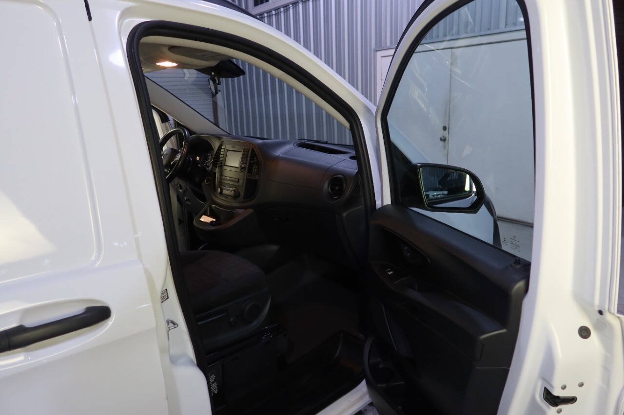 Used 2016 Mercedes-Benz Metris image 12