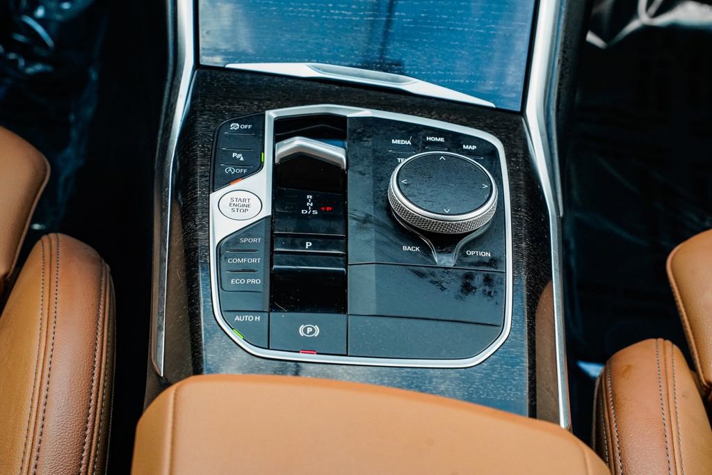 Used 2023 BMW 330i xDrive Sedan w/ Driving Assistance Package image 15