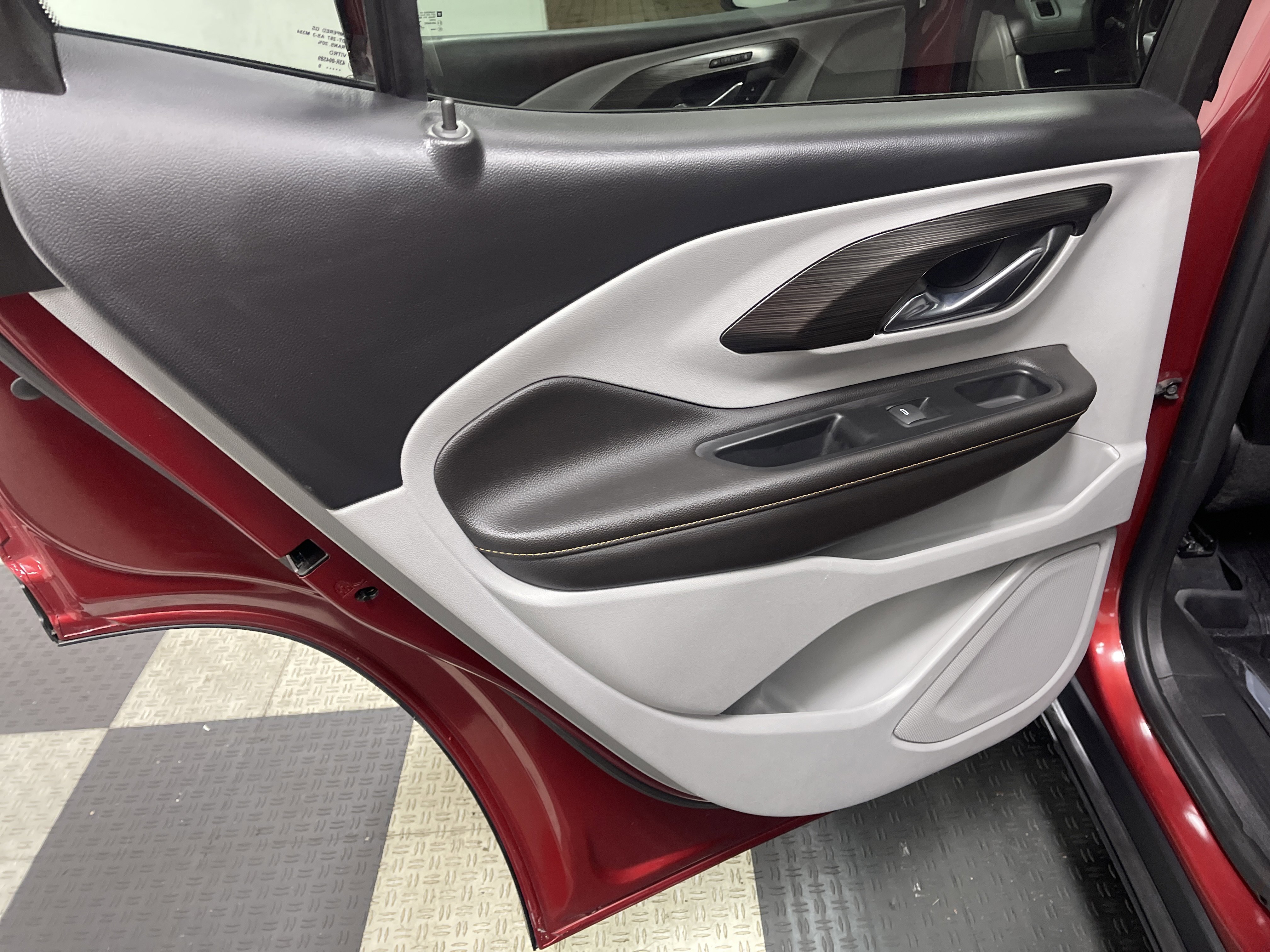 Used 2019 GMC Terrain SLT w/ Preferred Package image 15