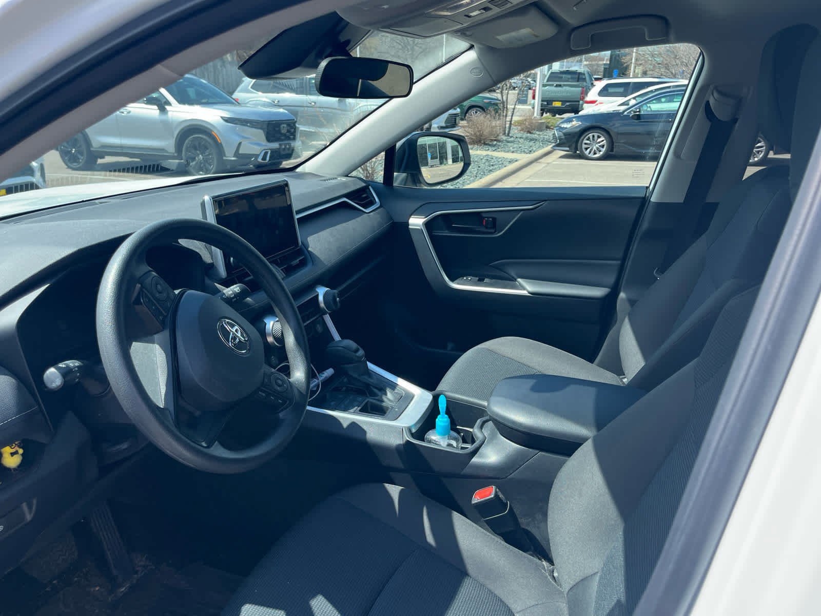 Used 2023 Toyota RAV4 LE AWD/4WD image 8