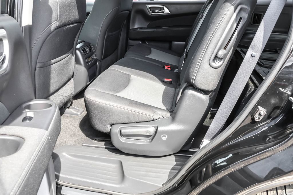 Used 2017 Nissan Pathfinder SV w/ SV Cold Weather Package image 29