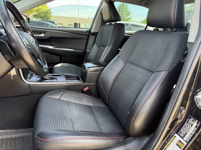 Used 2015 Toyota Camry SE FWD image 23