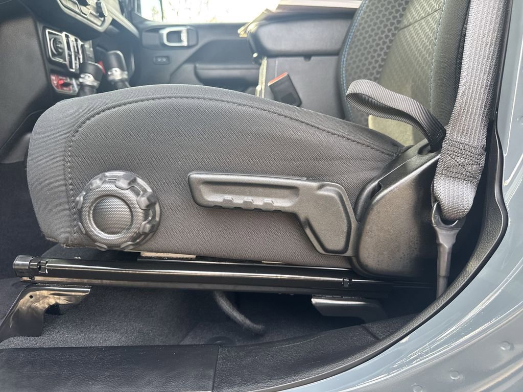 Used 2025 Jeep Wrangler Unlimited Rubicon 4xe w/ Convenience Group image 14