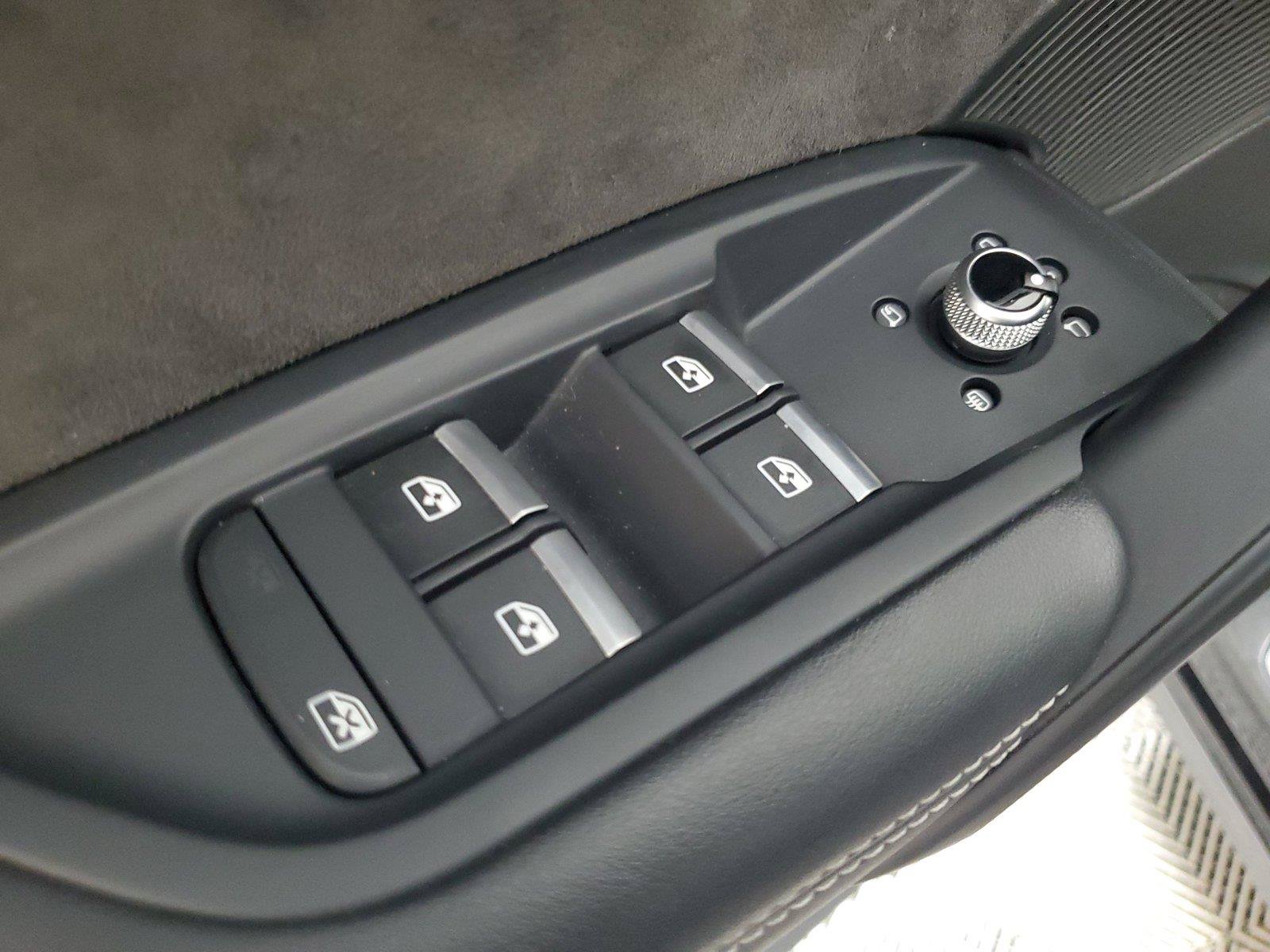 Used 2018 Audi SQ5 Prestige AWD/4WD image 19