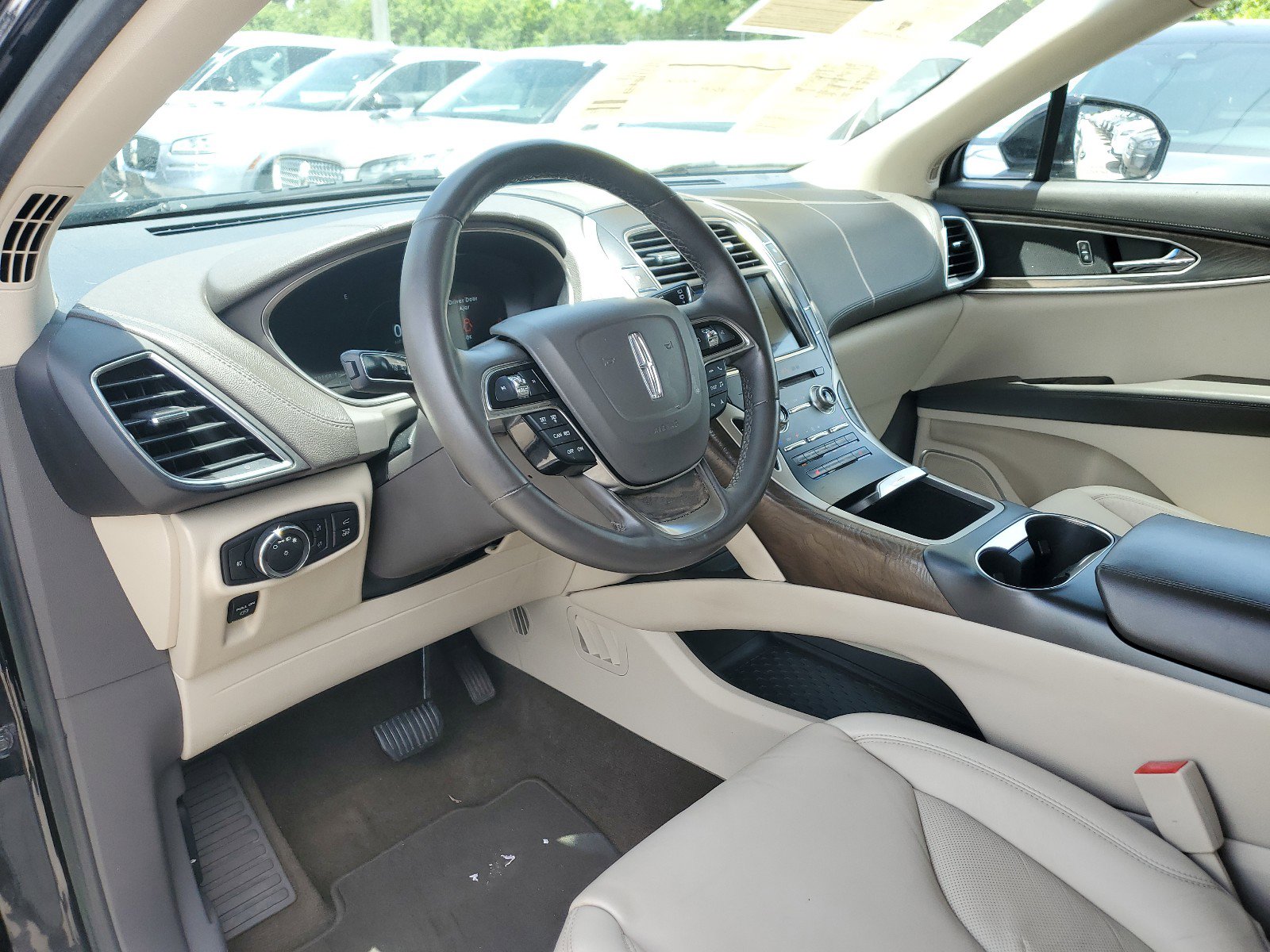 Used 2019 Lincoln Nautilus Select image 15