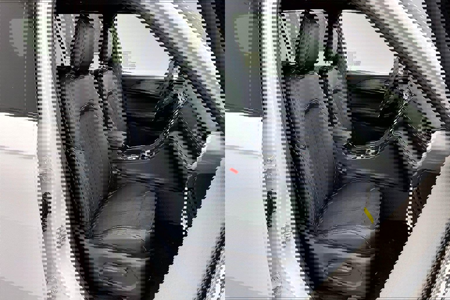 New 2025 Jeep Grand Cherokee L Altitude image 9