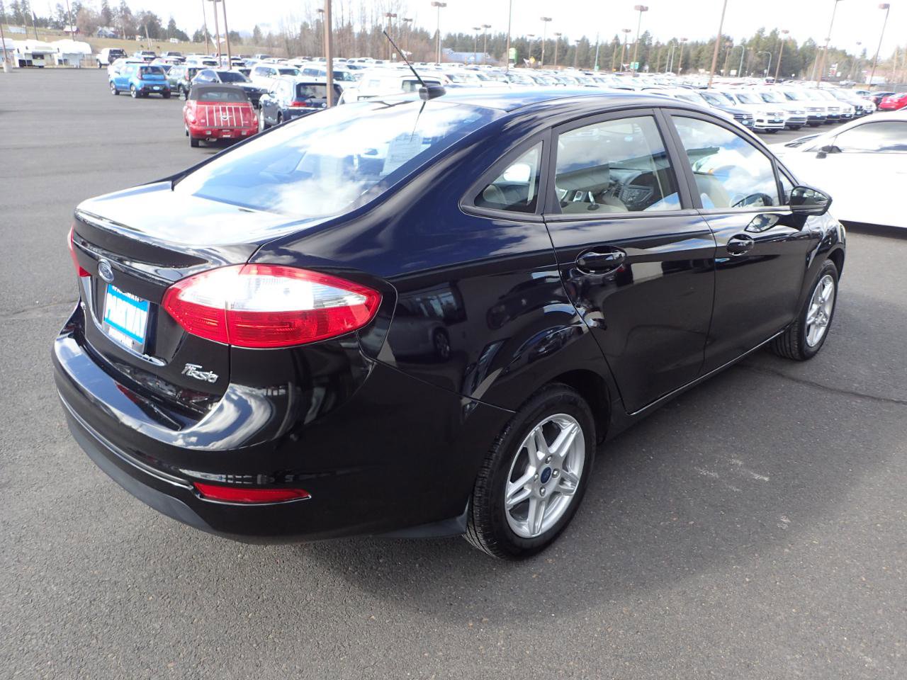 Used 2019 Ford Fiesta SE FWD image 5