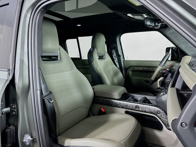 Used 2025 Land Rover Defender 110 AWD/4WD image 27