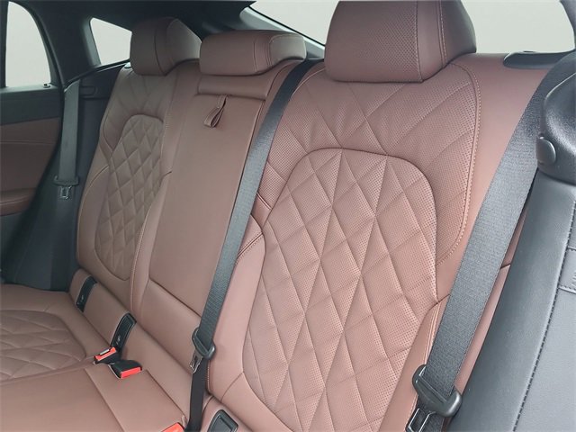 Used 2024 BMW X6 xDrive40i w/ Premium Package image 15