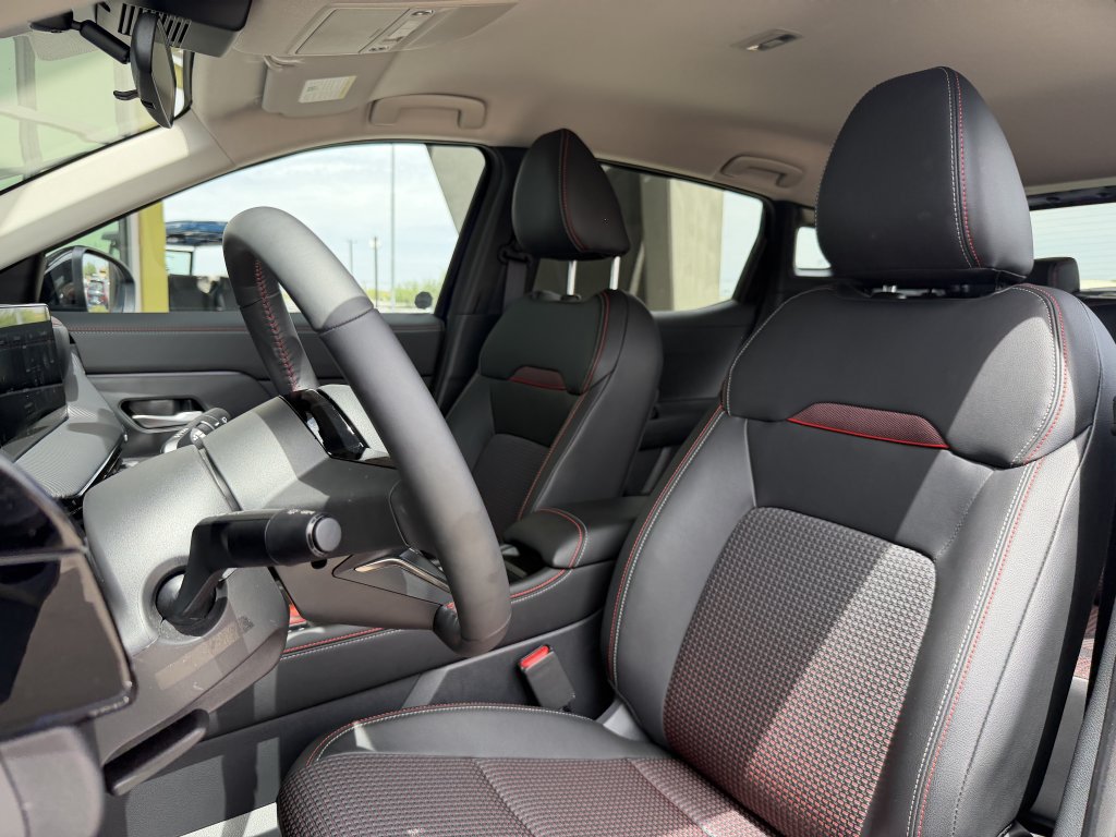 Used 2026 Nissan Kicks SR w/ Cold Weather Package AWD/4WD image 34