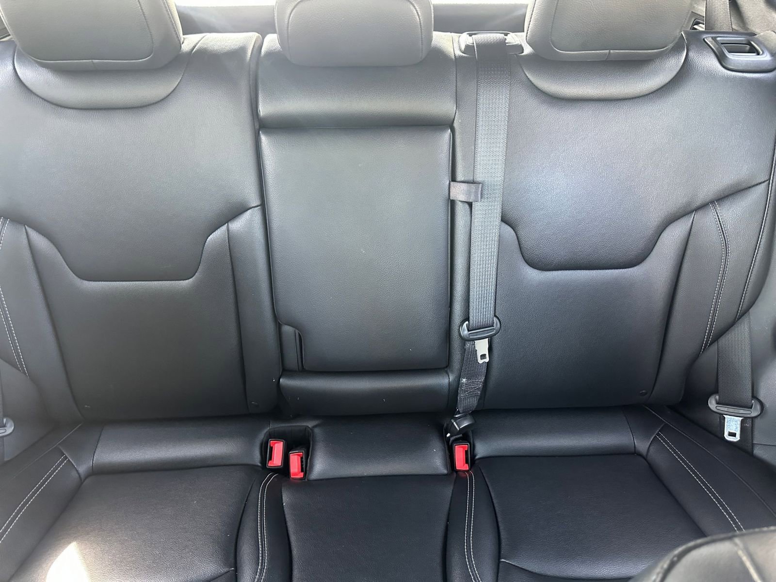 Used 2025 Jeep Compass Limited image 39