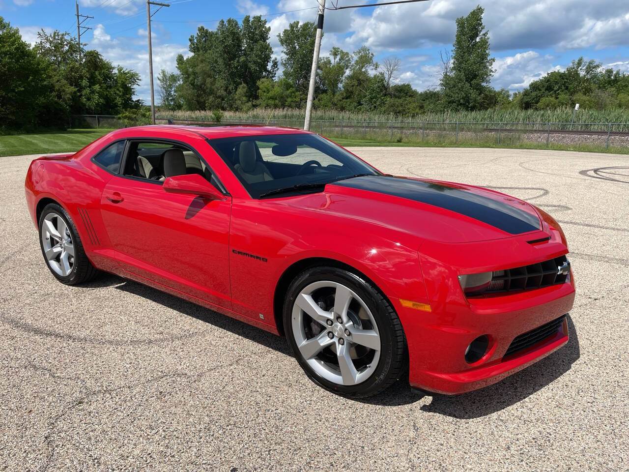 Used 2010 Chevrolet Camaro SS w/ LPO, Ground Effects Package RWD image 83