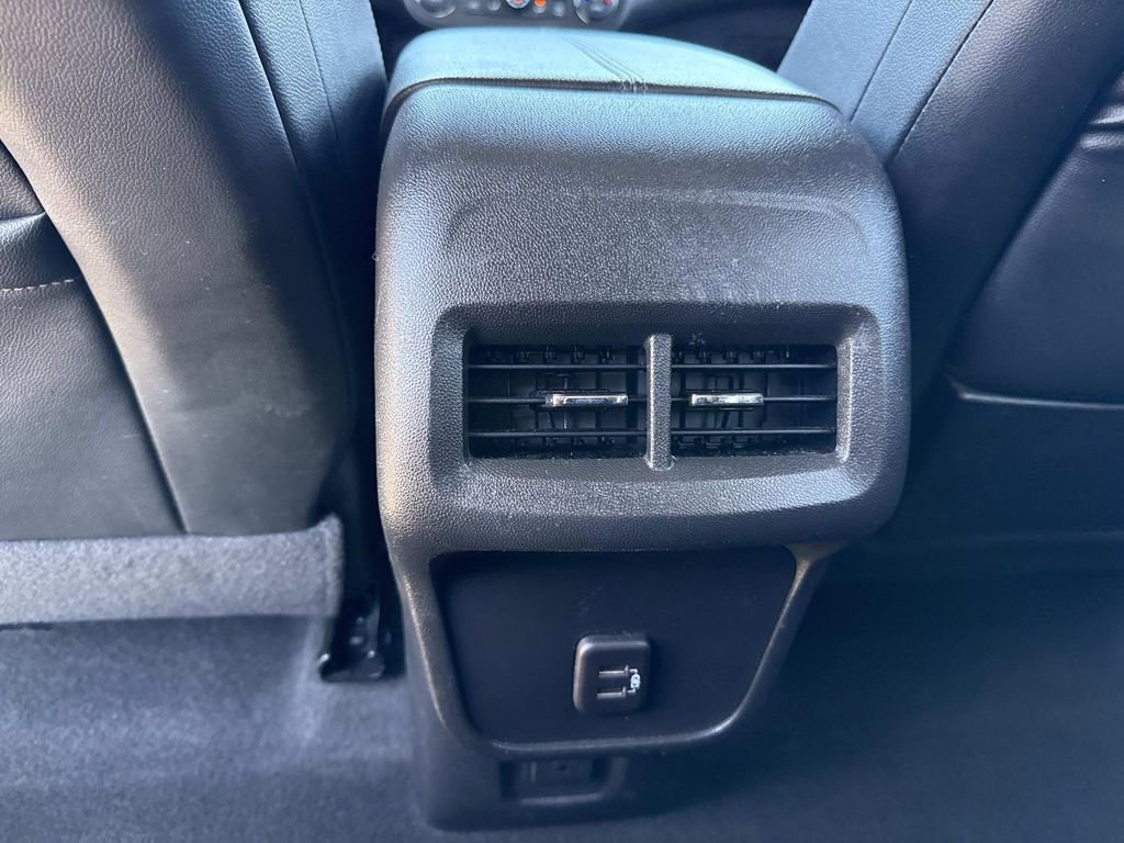 Used 2023 GMC Terrain SLT image 21