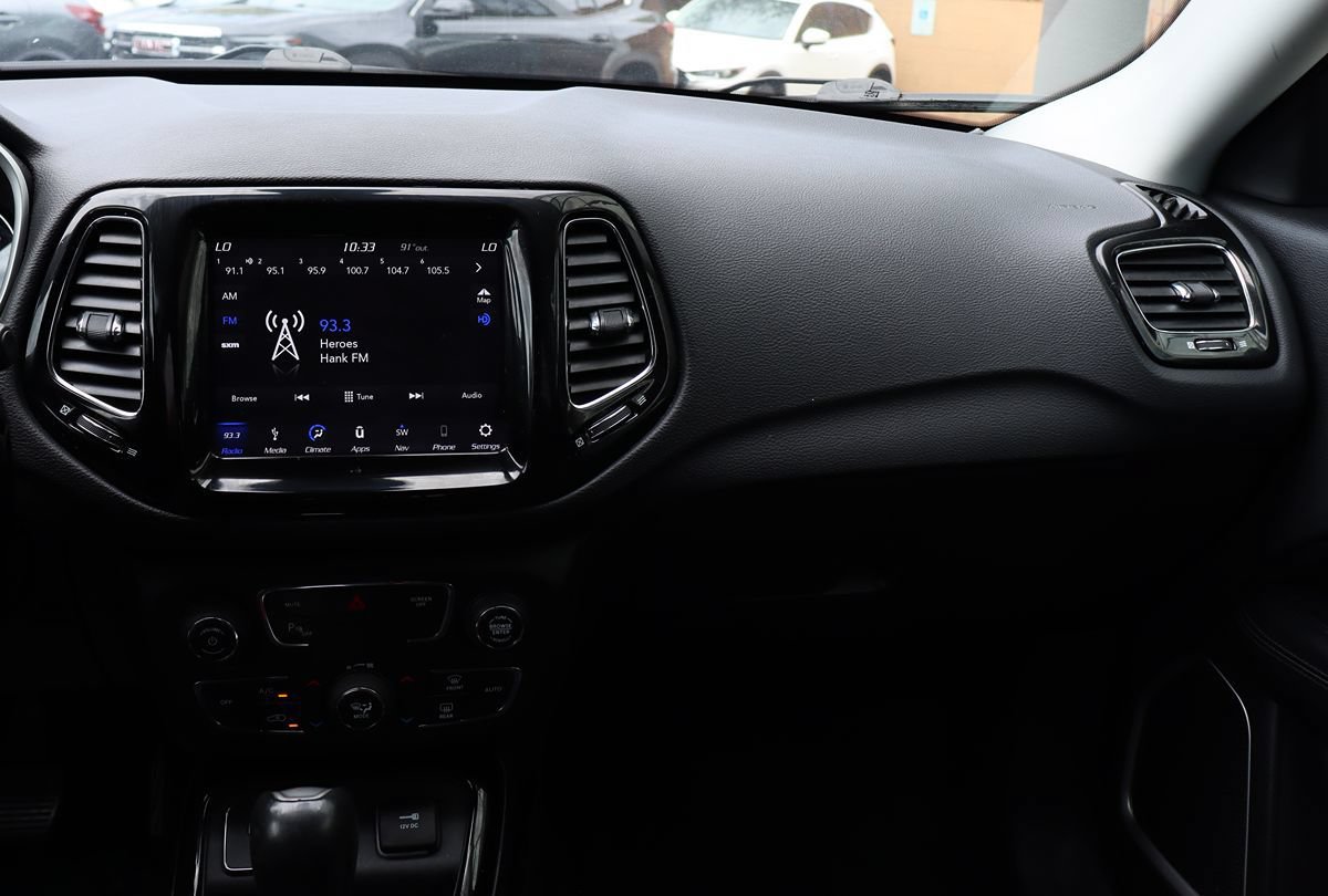 Used 2019 Jeep Compass Latitude FWD image 44