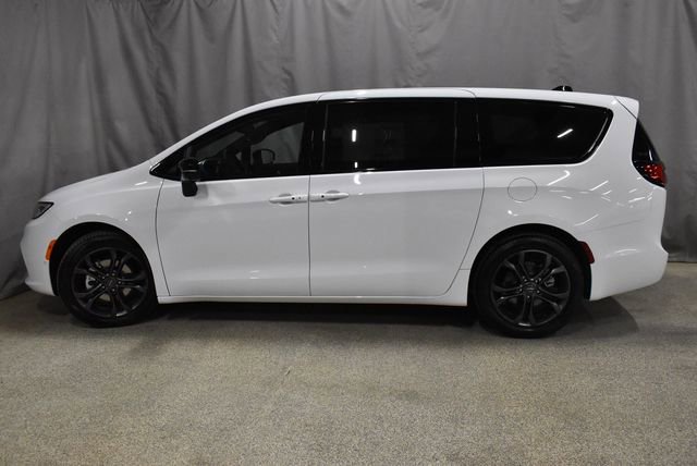 New 2026 Chrysler Pacifica Select image 6