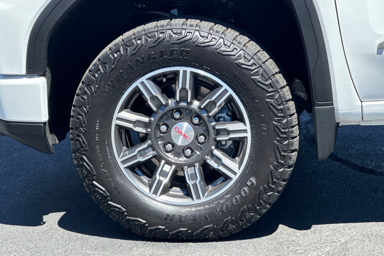 Used 2025 GMC Sierra 1500 AT4 AWD/4WD image 32