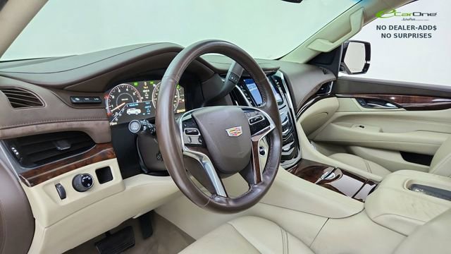 Used 2015 Cadillac Escalade Luxury RWD image 18