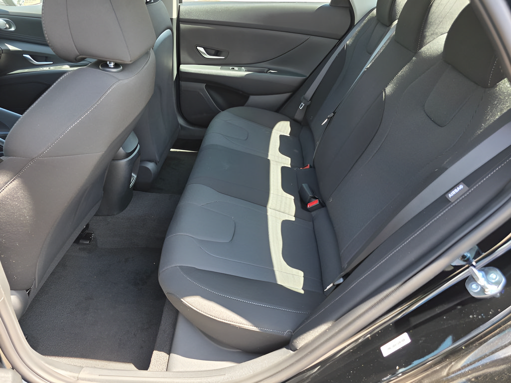 New 2026 Hyundai Elantra SE FWD image 11
