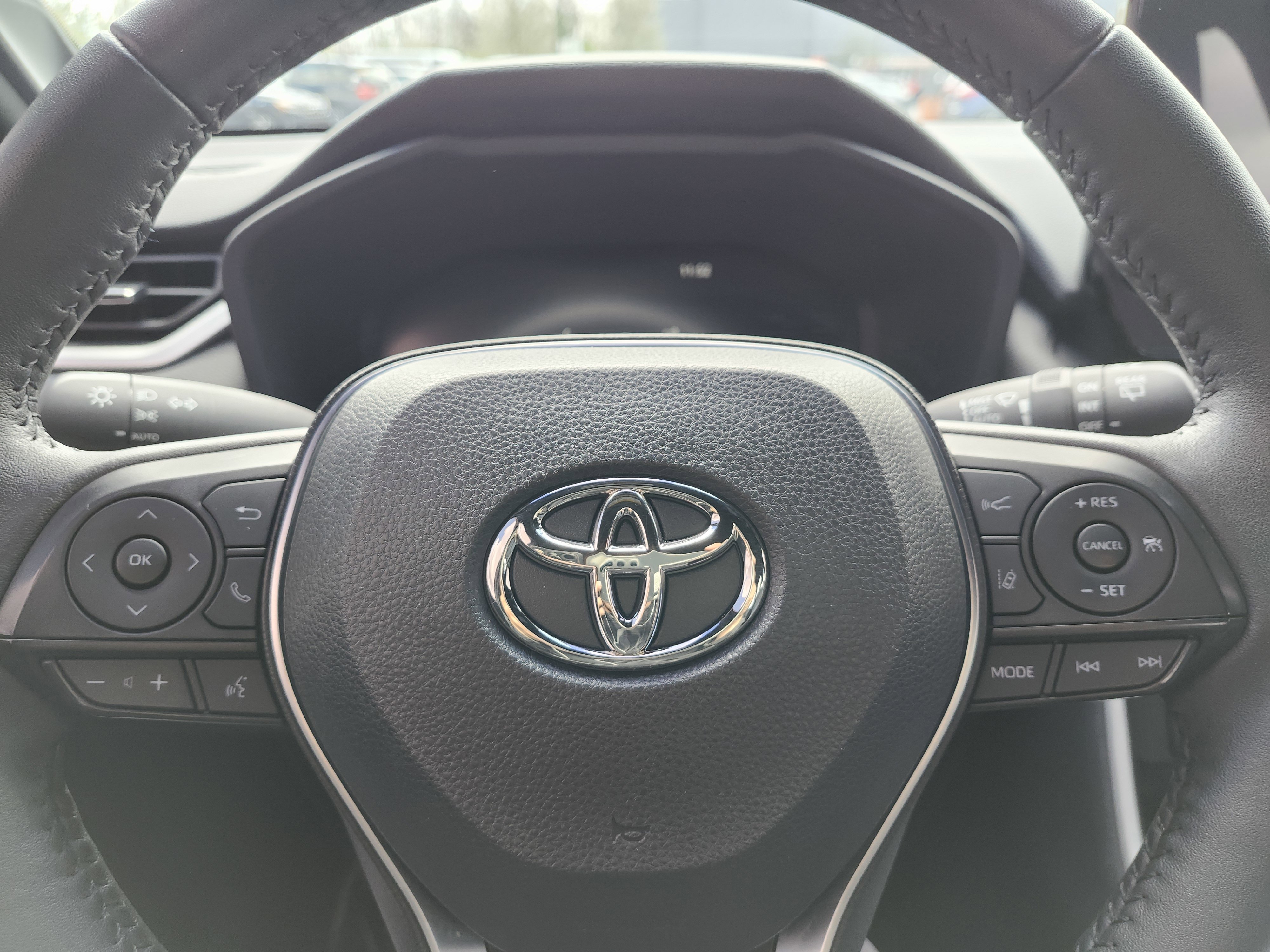 Used 2024 Toyota RAV4 XSE w/ Advanced Technology Package image 31