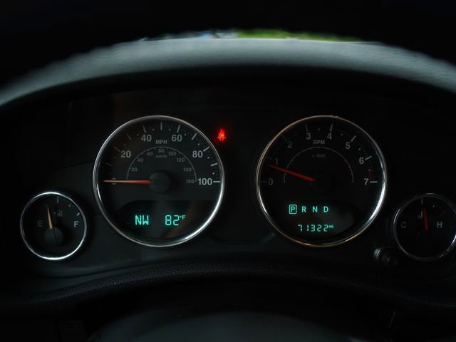 Used 2018 Jeep Wrangler Unlimited Sahara AWD/4WD image 28