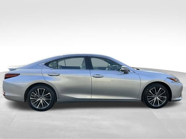 Certified 2024 Lexus ES 300h w/ Luxury Package image 8